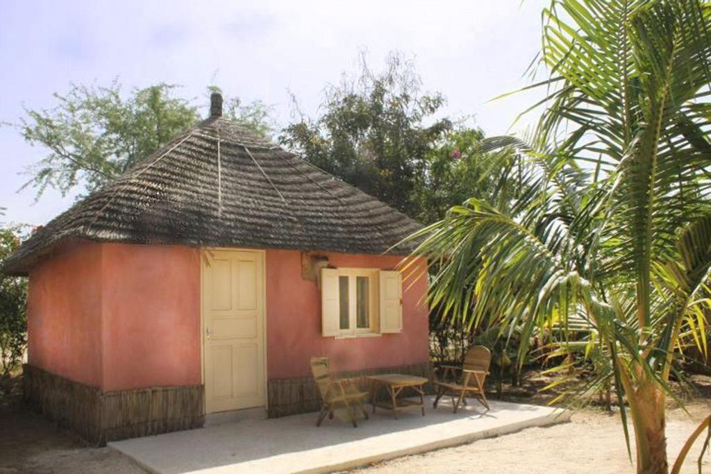 Lampsar Lodge Ndiongo Chambre photo