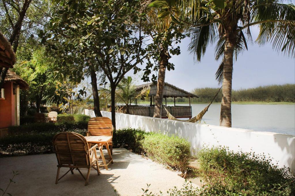 Lampsar Lodge Ndiongo Chambre photo
