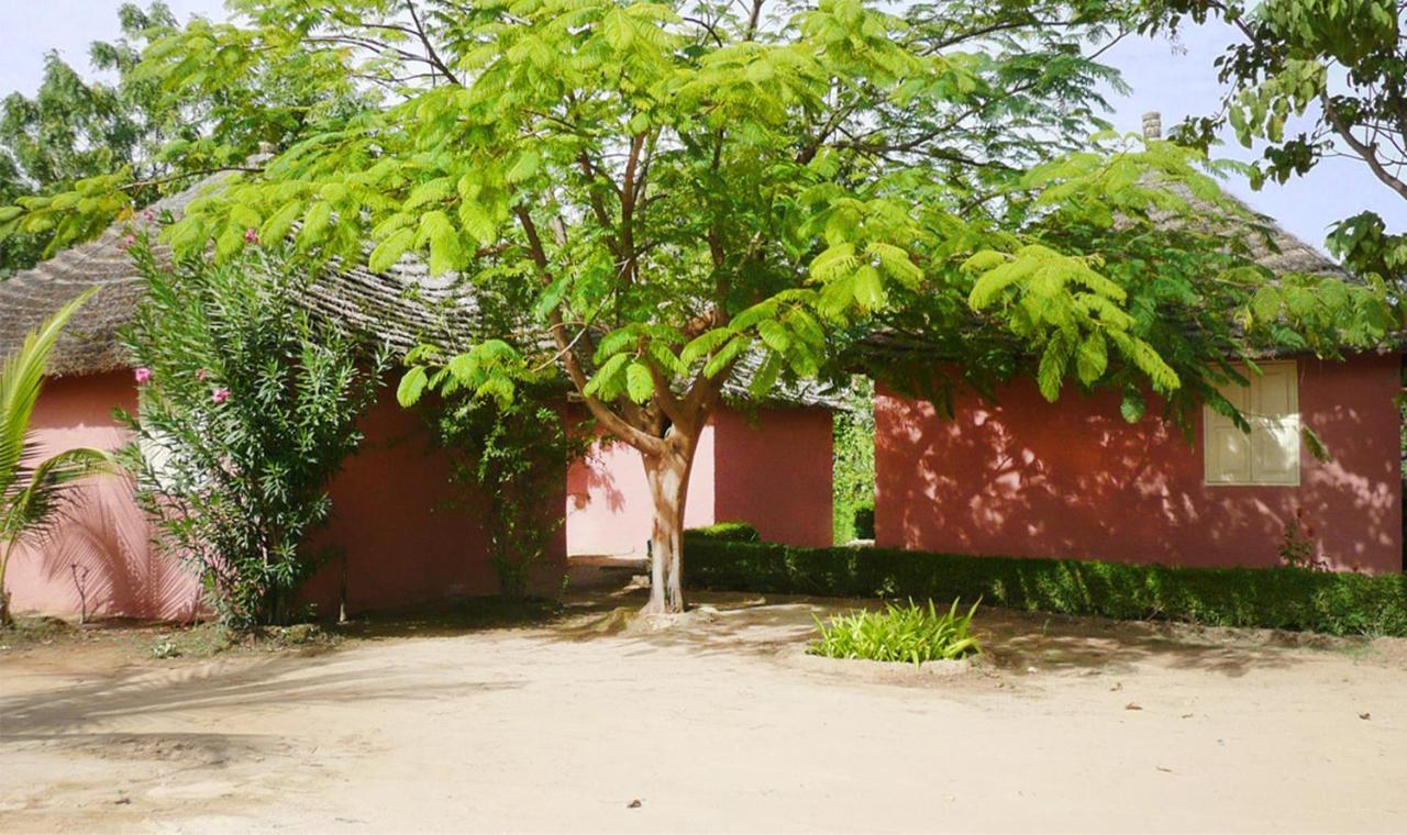 Lampsar Lodge Ndiongo Chambre photo